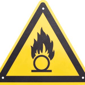 Warnschild " Warnung vor feuergefährlichen Stoffen"
