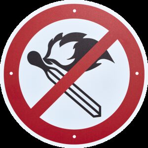 Verbotsschild "Feuer, offenes Licht und Rauchen verboten"